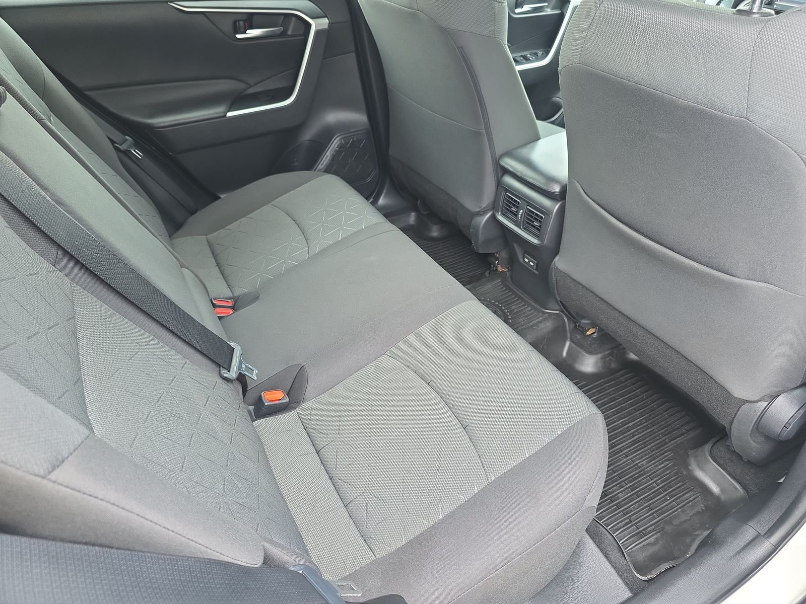 Used 2022 White Toyota XLE image 11