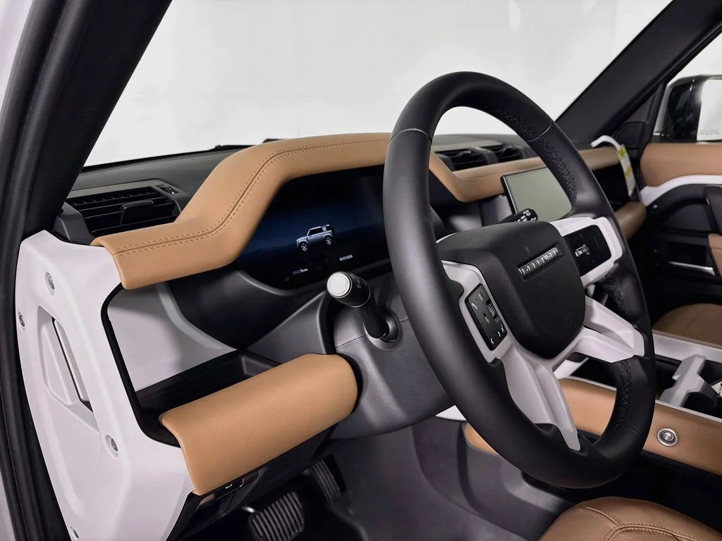New 2026 Fuji White Land Rover S image 4