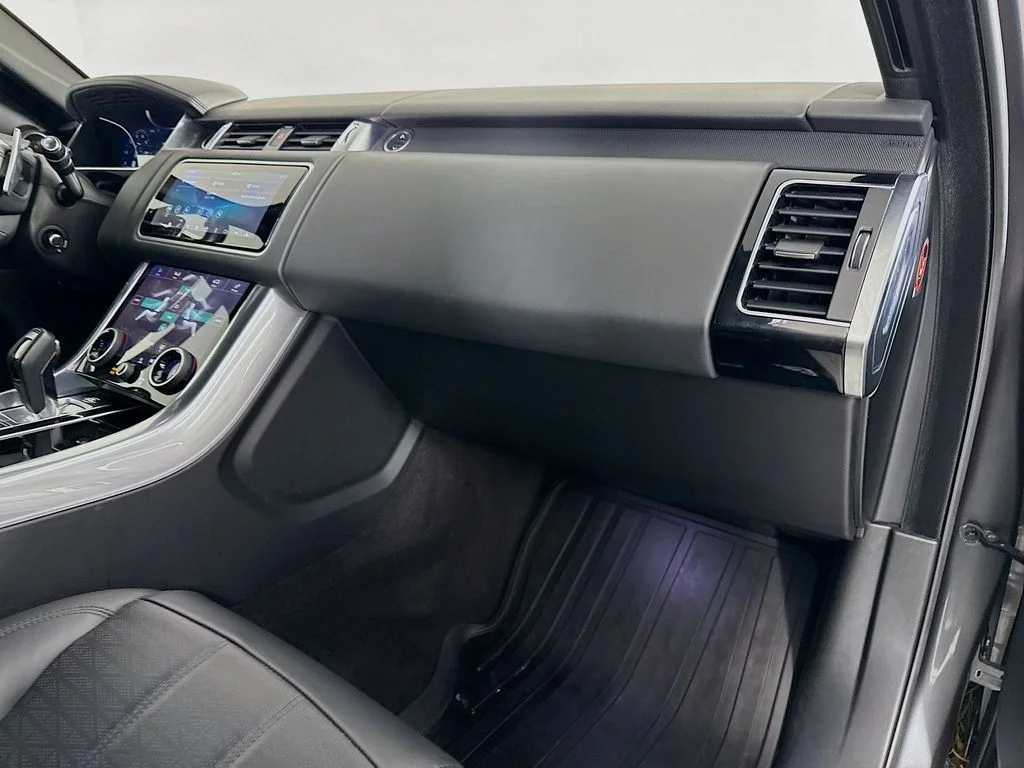 Used 2019 Ethereal Metallic Land Rover HSE Dynamic image 25
