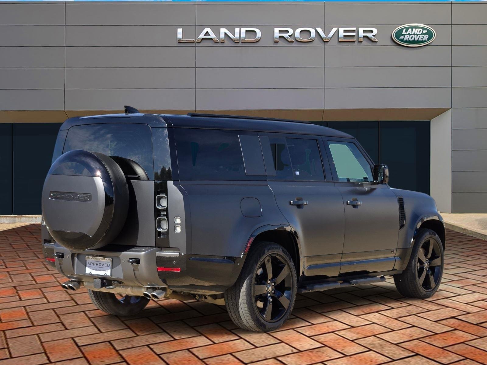 Used 2025 Carpathian Grey Premium Metallic Land Rover V8 image 4