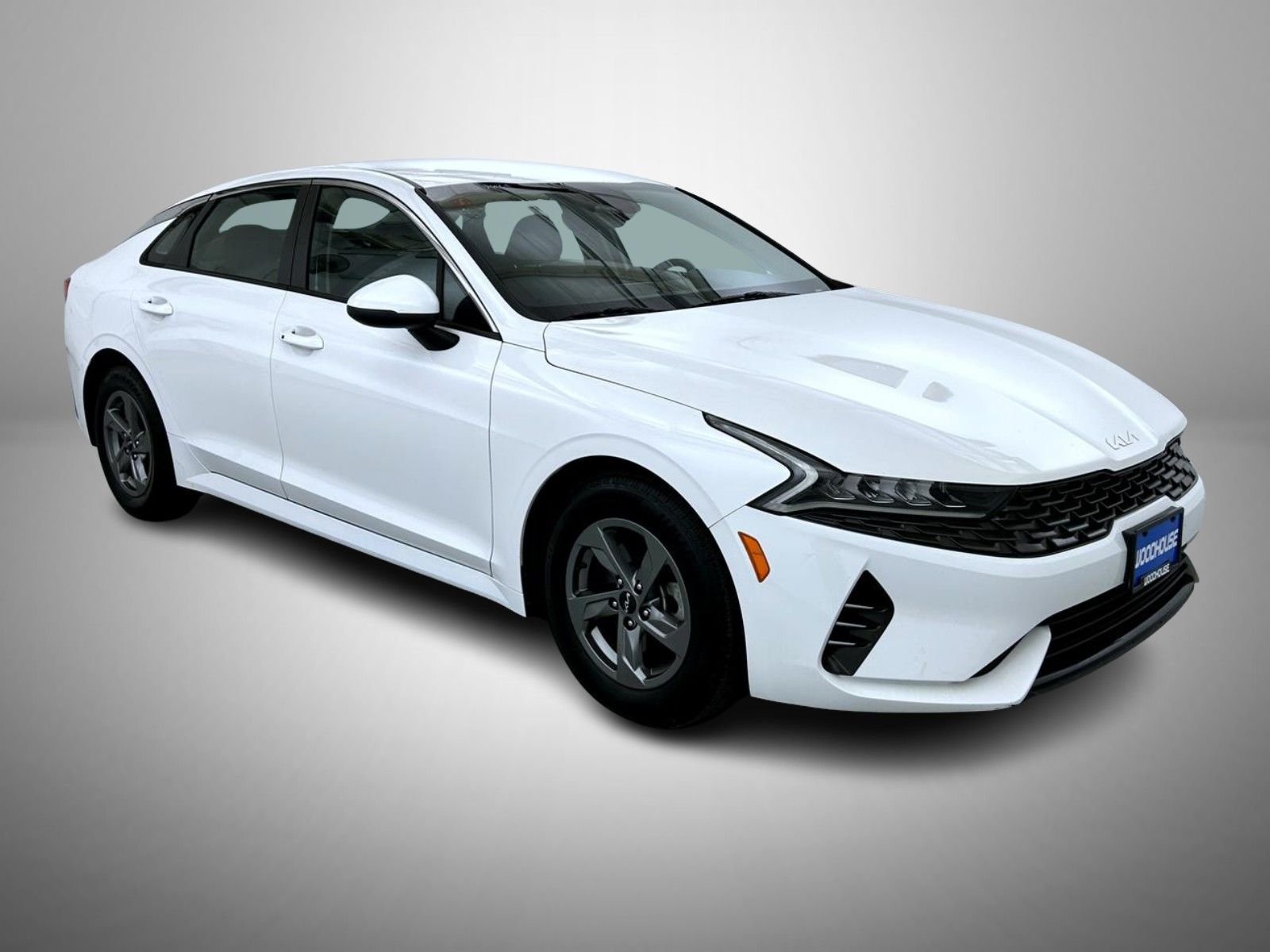 Used 2023 White Kia LXS image 3
