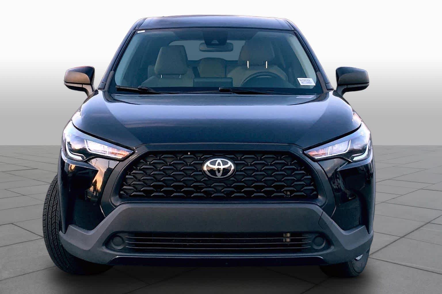 Used 2022 Jet Black Toyota L image 4
