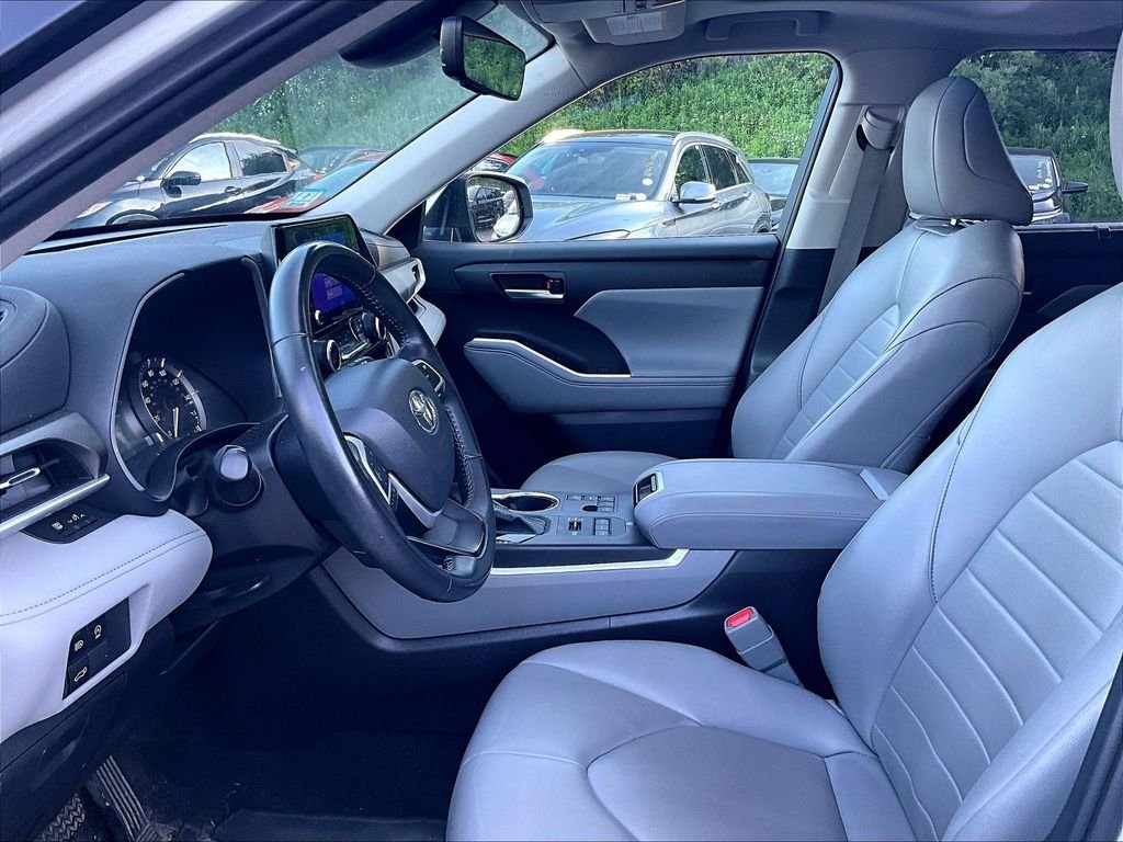 Certified Used 2024 Silver Toyota XLE image 4