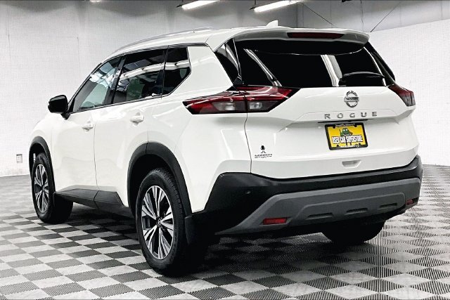 Used 2021 Glacier White Nissan SV image 2