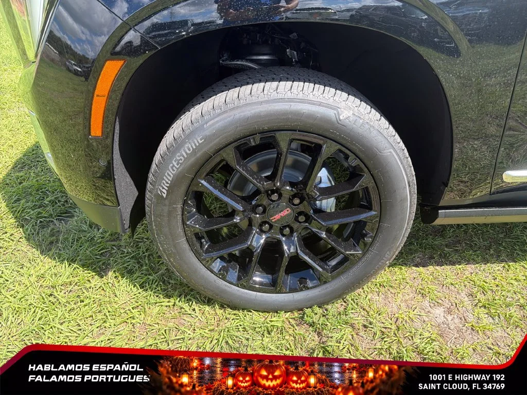 2026 GMC Yukon XL Denali - Photo 10