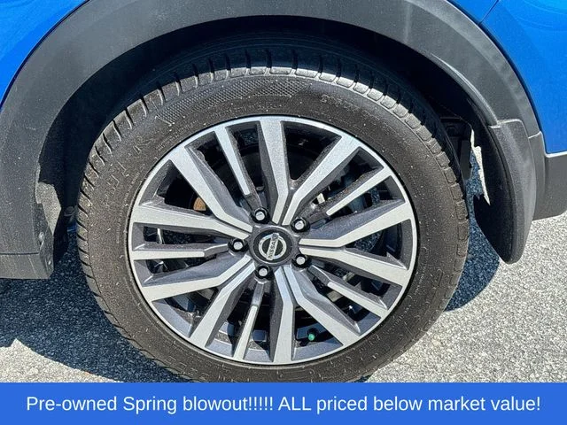 Used 2021 Blue Nissan SV image 14