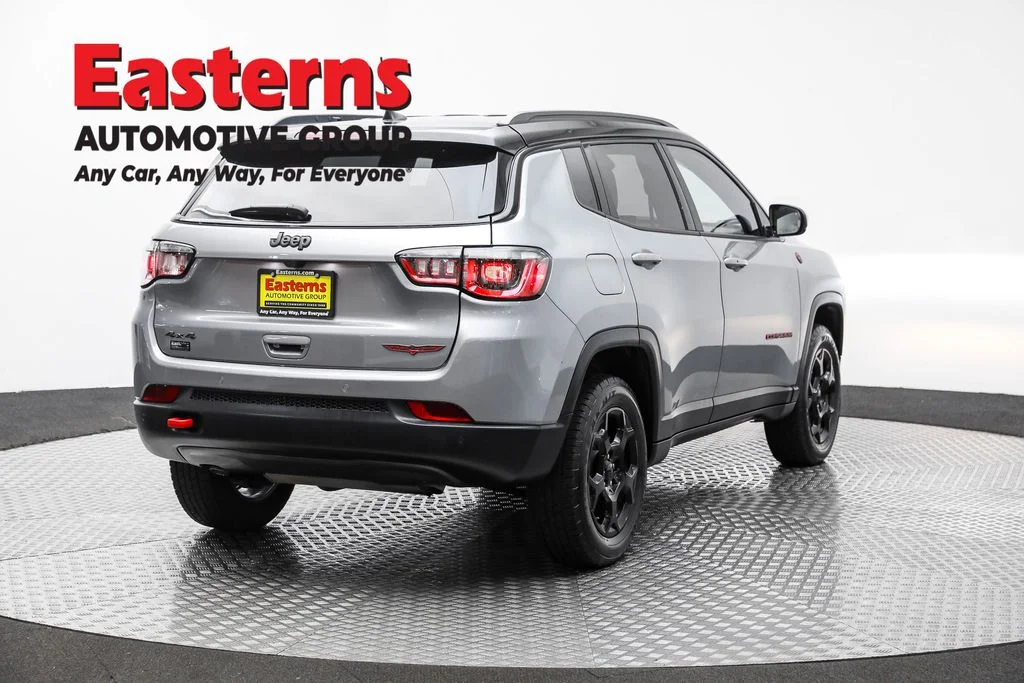 Used 2024 Gray Jeep Trailhawk image 5