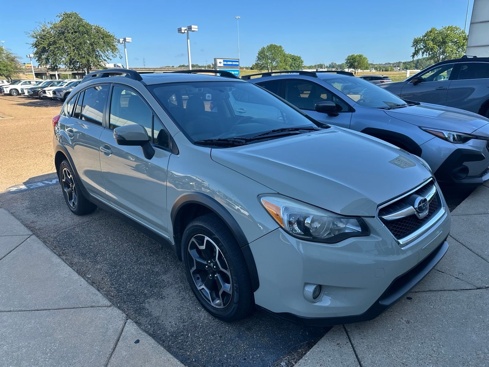 Used 2015 Beige Subaru 2.0i Limited image 3