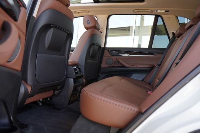 Used 2014 White BMW xDrive35i image 29