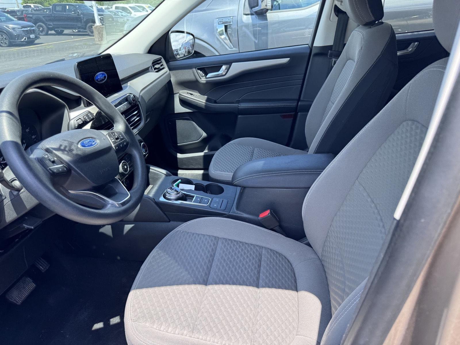 Used 2021 Desert Gold Ford SE image 7