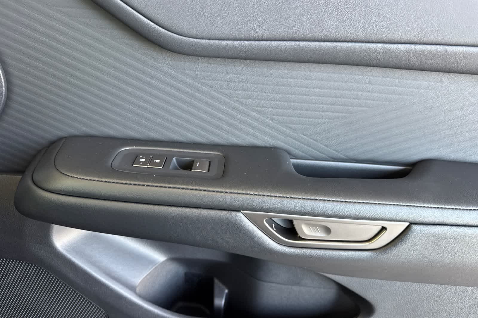 New 2026 Iridium Lexus ES 350e PREMIUM image 18