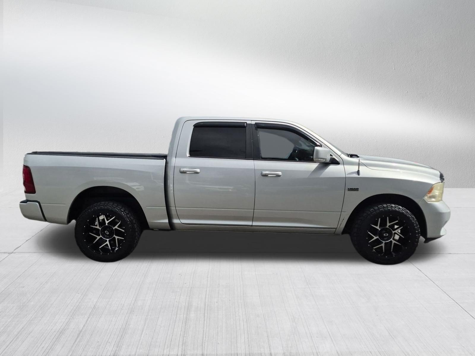 Used 2012  Ram Sport image 6