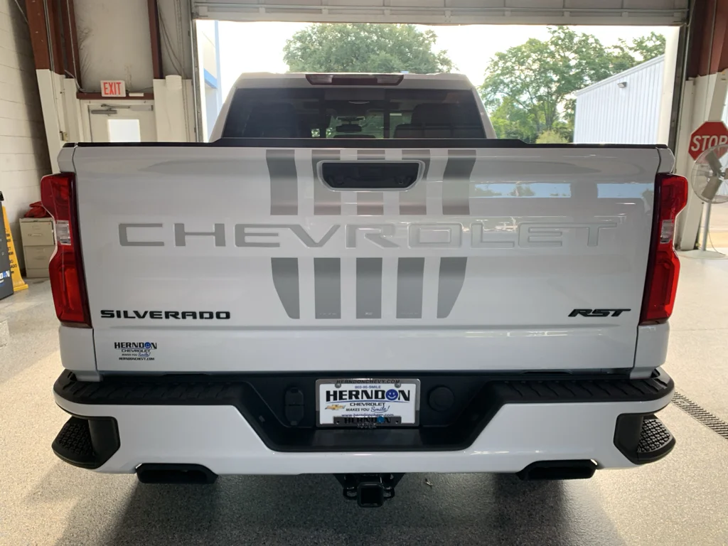 New 2026 Summit White Chevrolet RST image 7