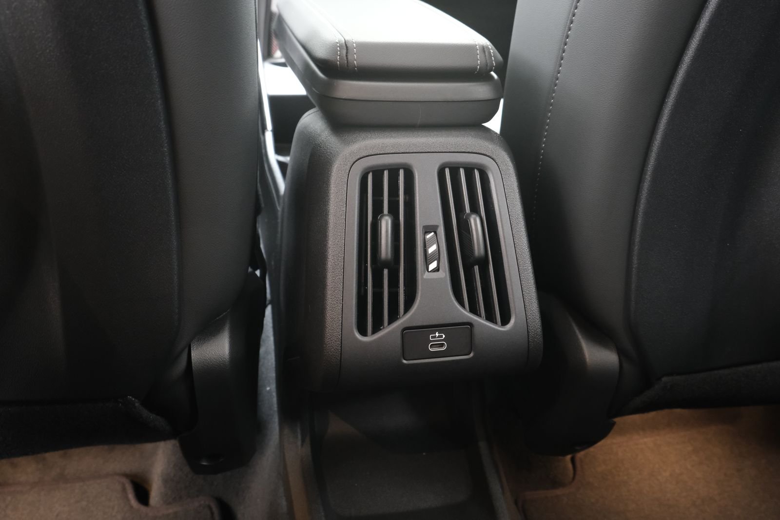 New 2027 Jet Black BMW xDrive28i image 35