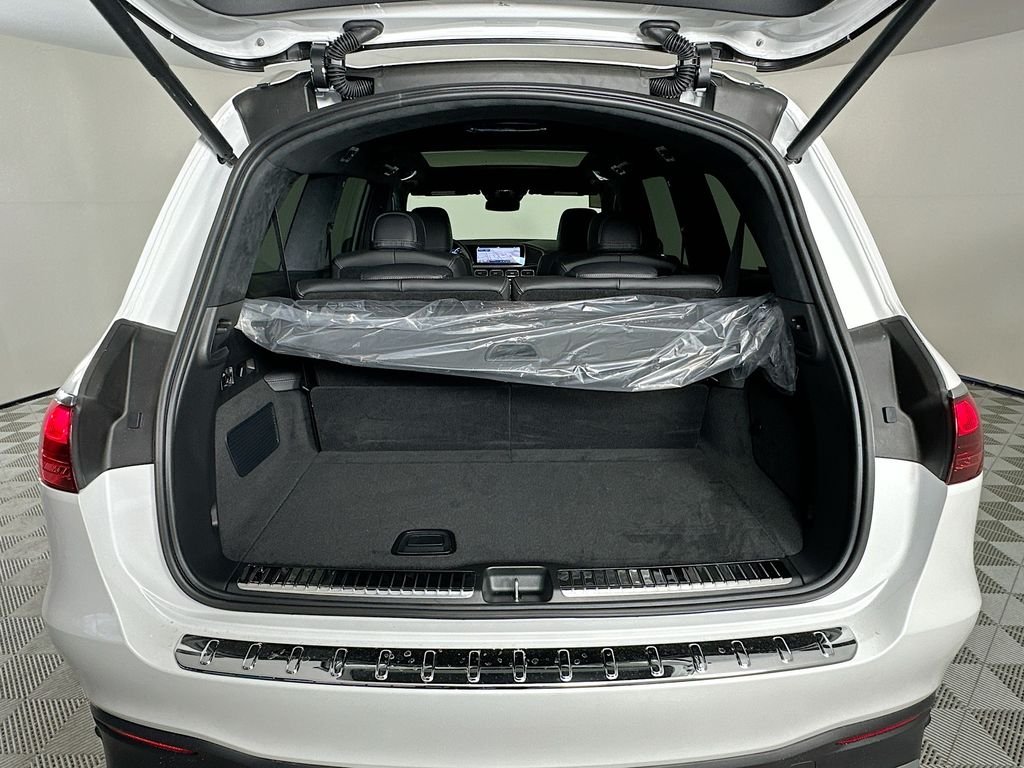 New 2026 MANUFAKTUR Moonlight White Metallic Mercedes-Benz GLS 63 AMG® image 28