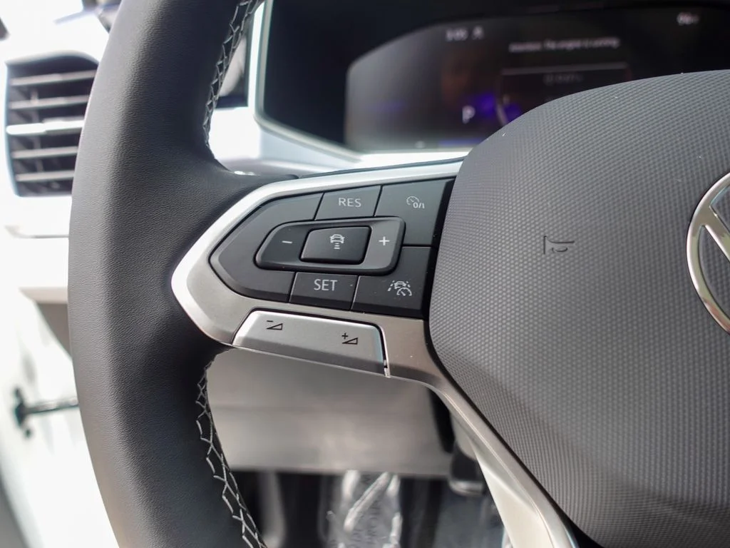 New 2026 Pure White Volkswagen 1.5T SE image 13