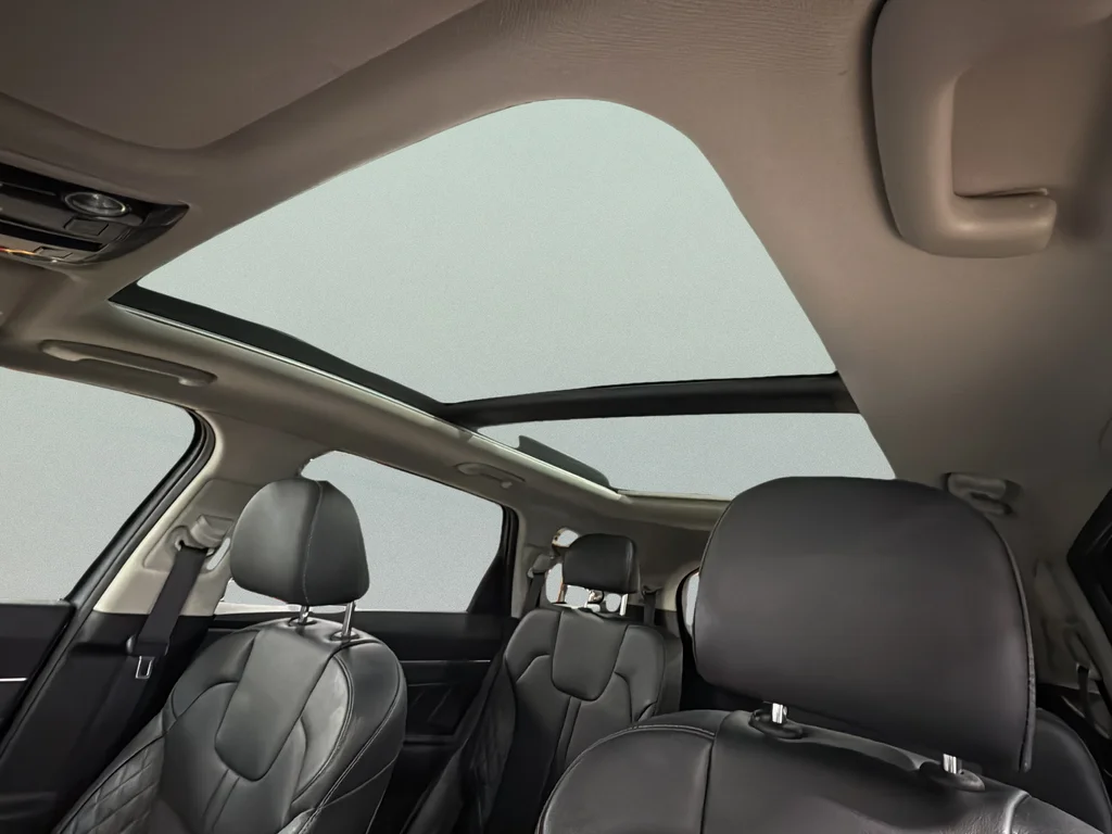 Used 2021 Everlasting Silver Kia SX Prestige X-Line image 15