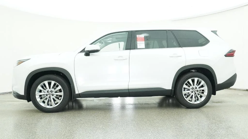 New 2026 Wind Chill Pearl Toyota Platinum image 2