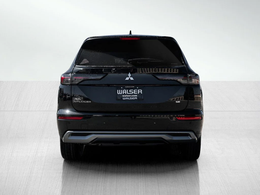 New 2026 Black Diamond Mitsubishi SE image 5
