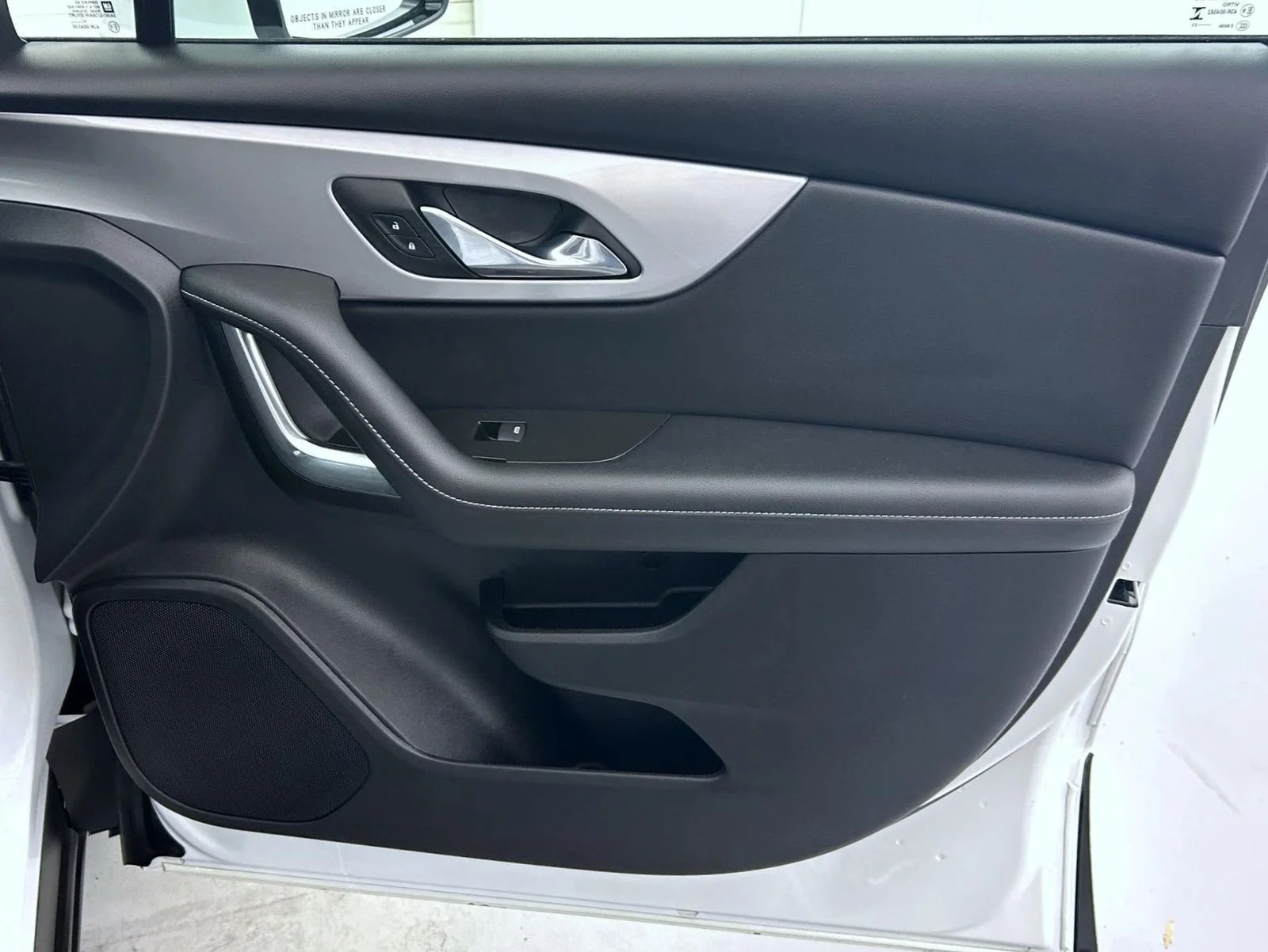 Used 2025 White Chevrolet LT image 16