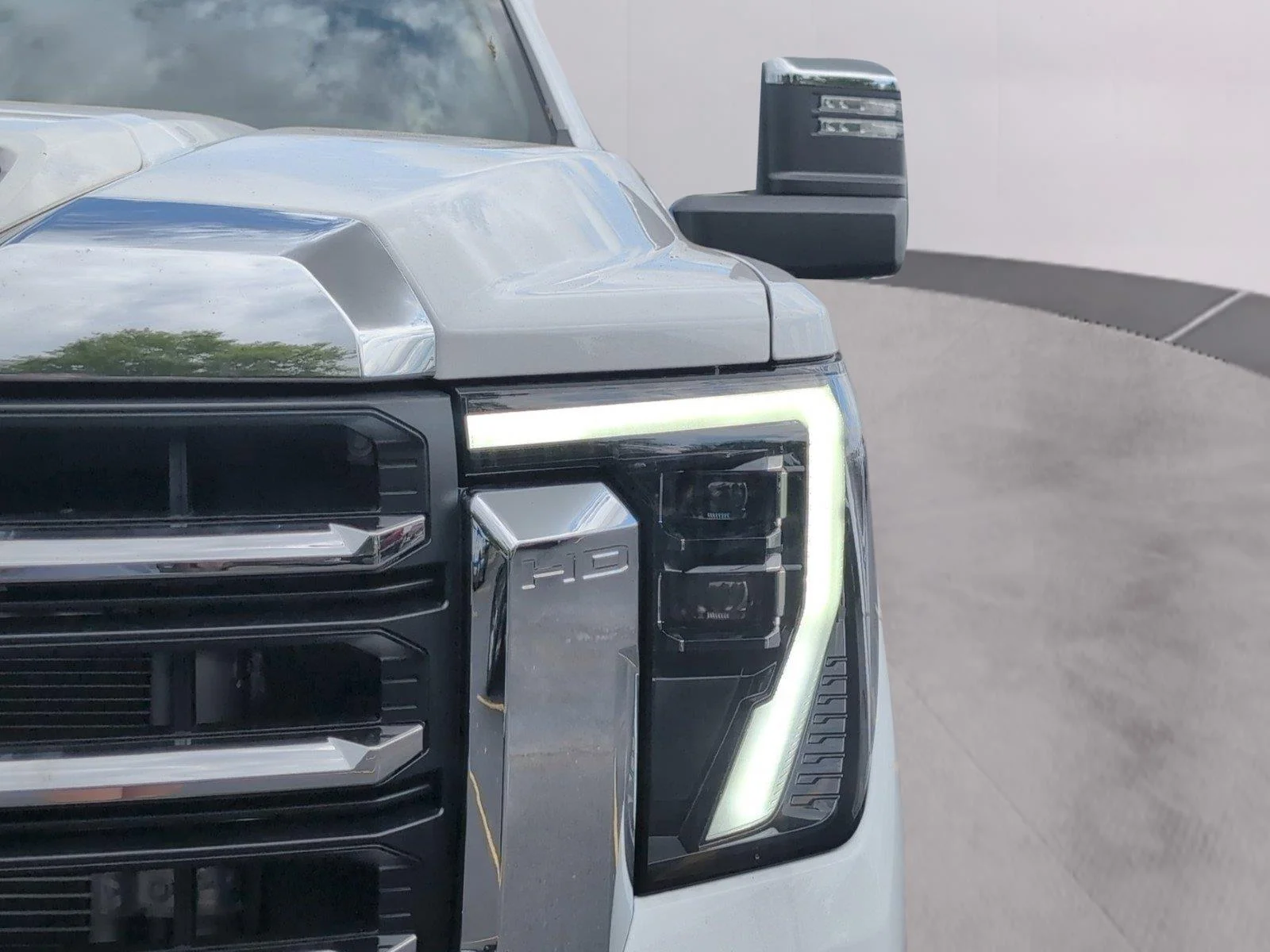 New 2026 Summit White GMC SLT DRW image 32