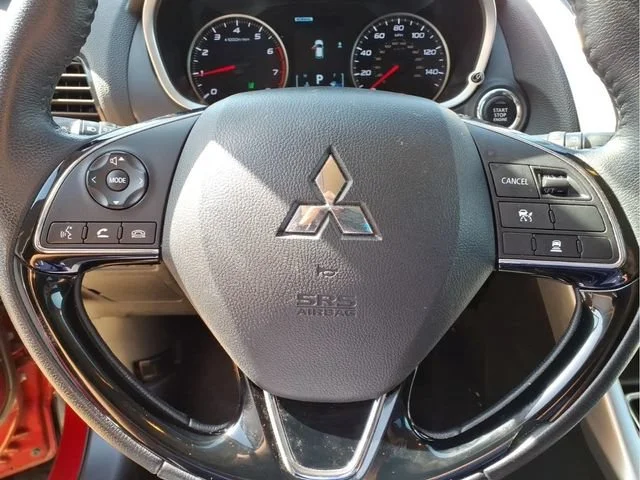 Used 2024  Mitsubishi SE image 12