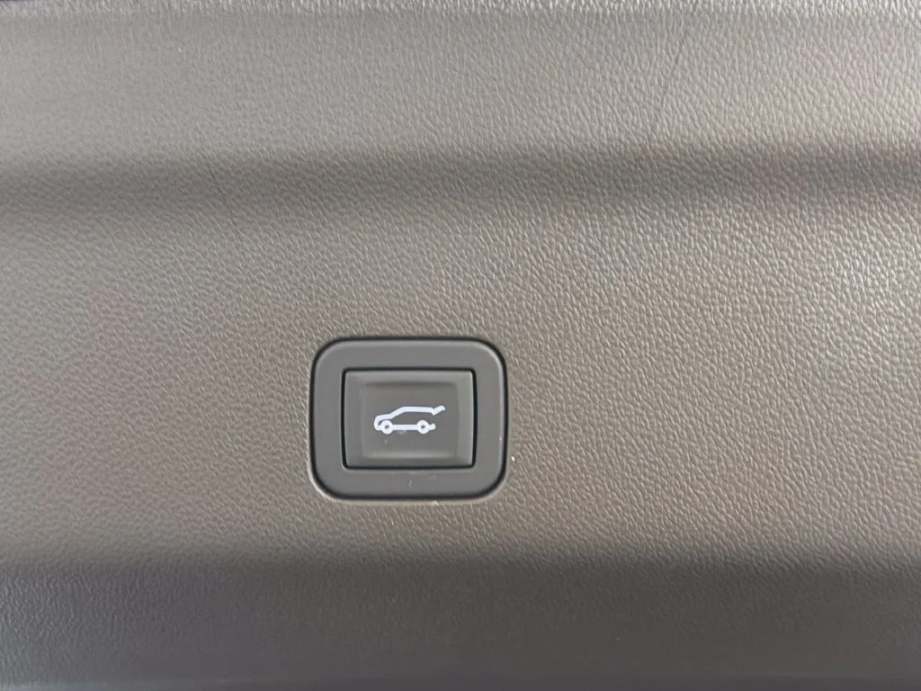 New 2027 Sterling Gray Metallic Chevrolet LT image 8