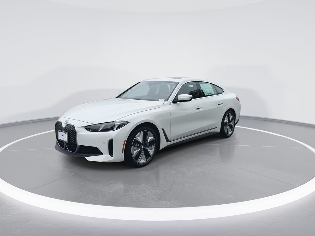 New 2026 White BMW xDrive40 image 4