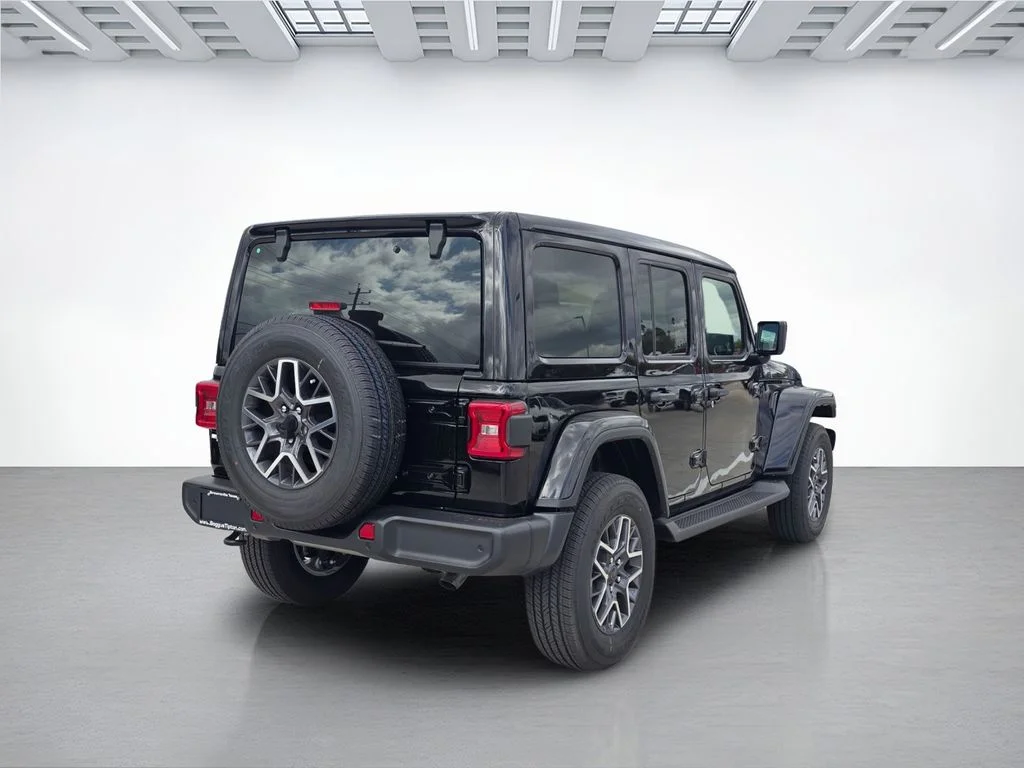 New 2026 Black Clear-Coat Exterior Paint Jeep Sahara image 3