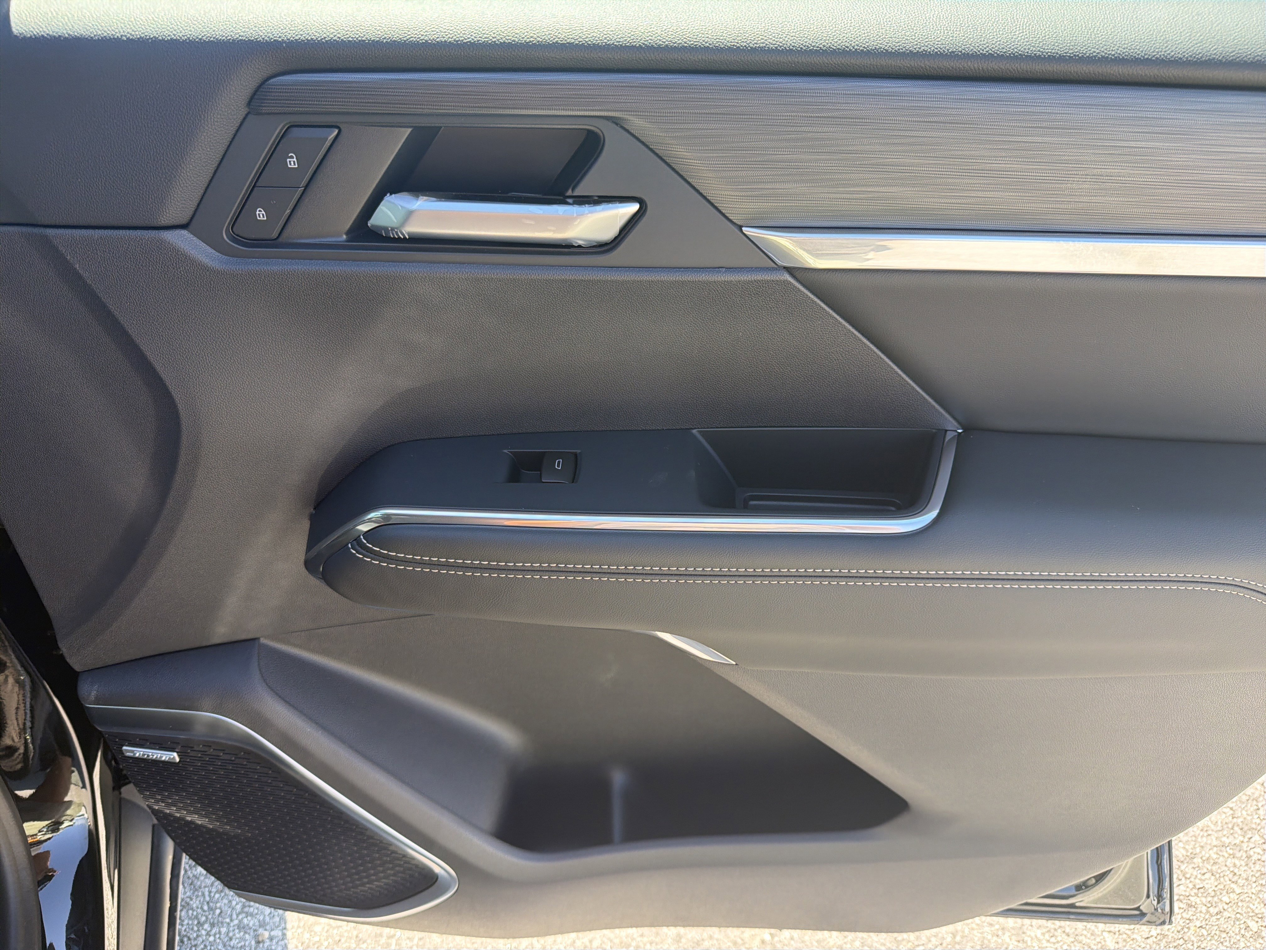 New 2026 Ebony Twilight Metallic GMC Elevation image 14
