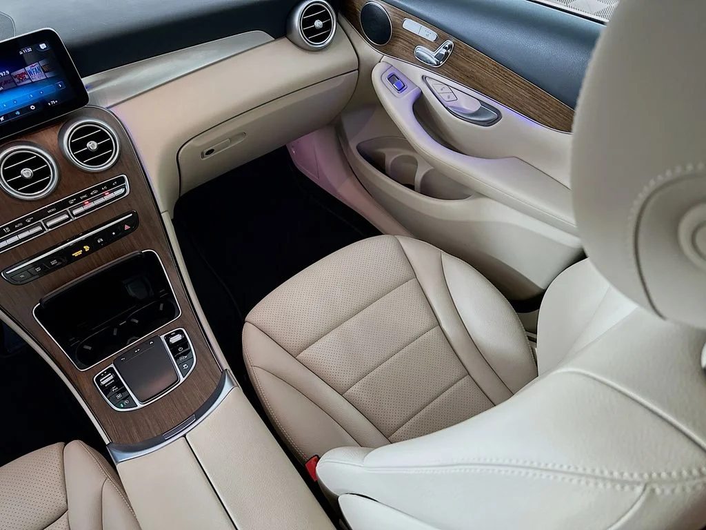 Used 2022 Gray Mercedes-Benz GLC 300 image 22