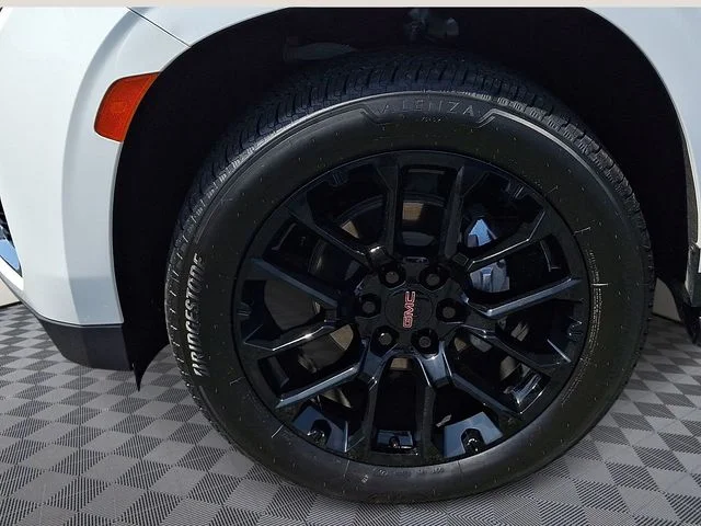 Used 2023 Summit White GMC SLE image 8