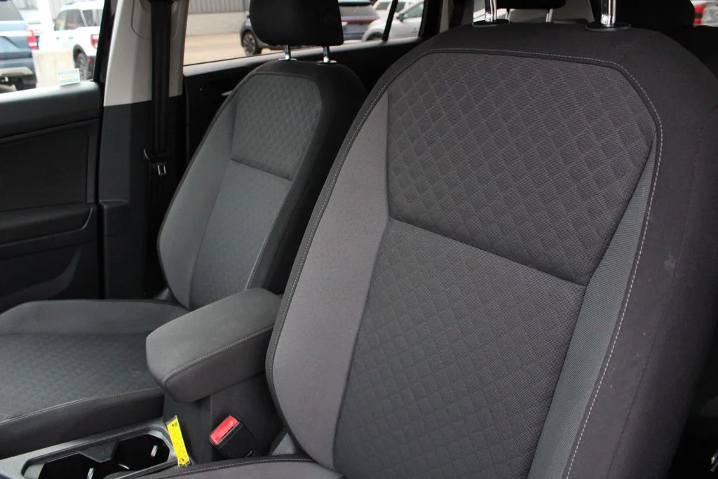 Used 2018 Black Volkswagen 2.0T S image 4