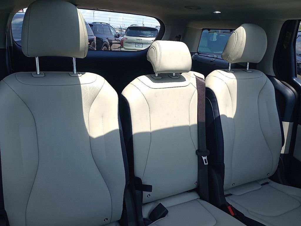 2026 Kia Carnival SX - Photo 8