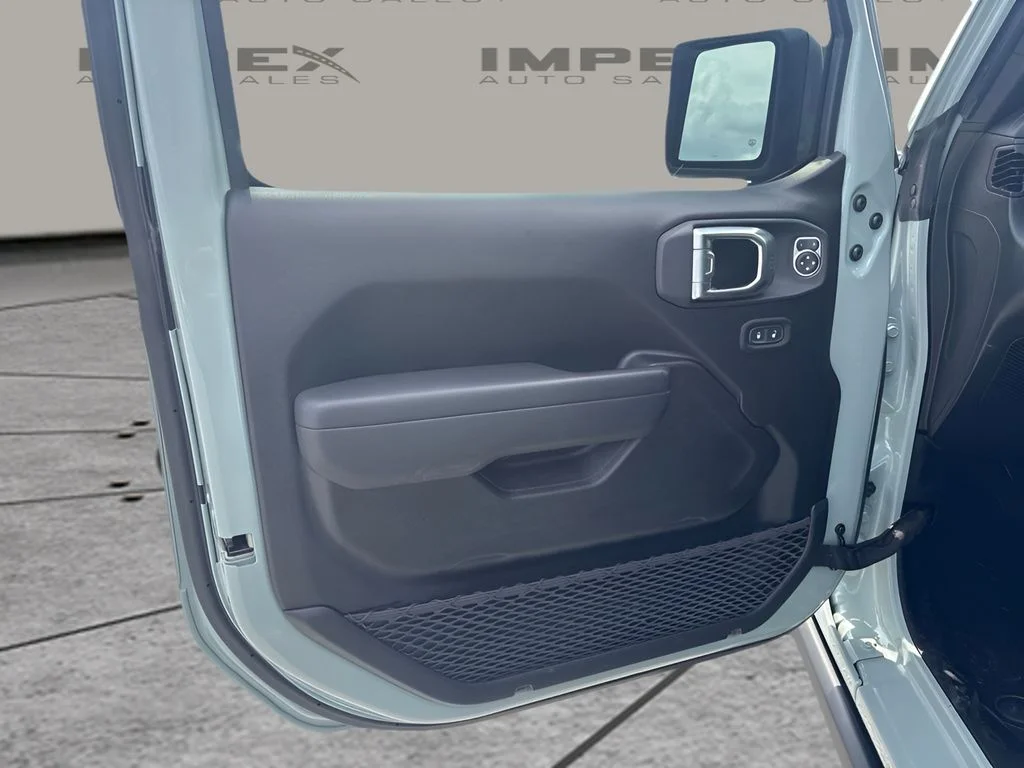 Used 2023 Gray Jeep Rubicon image 23