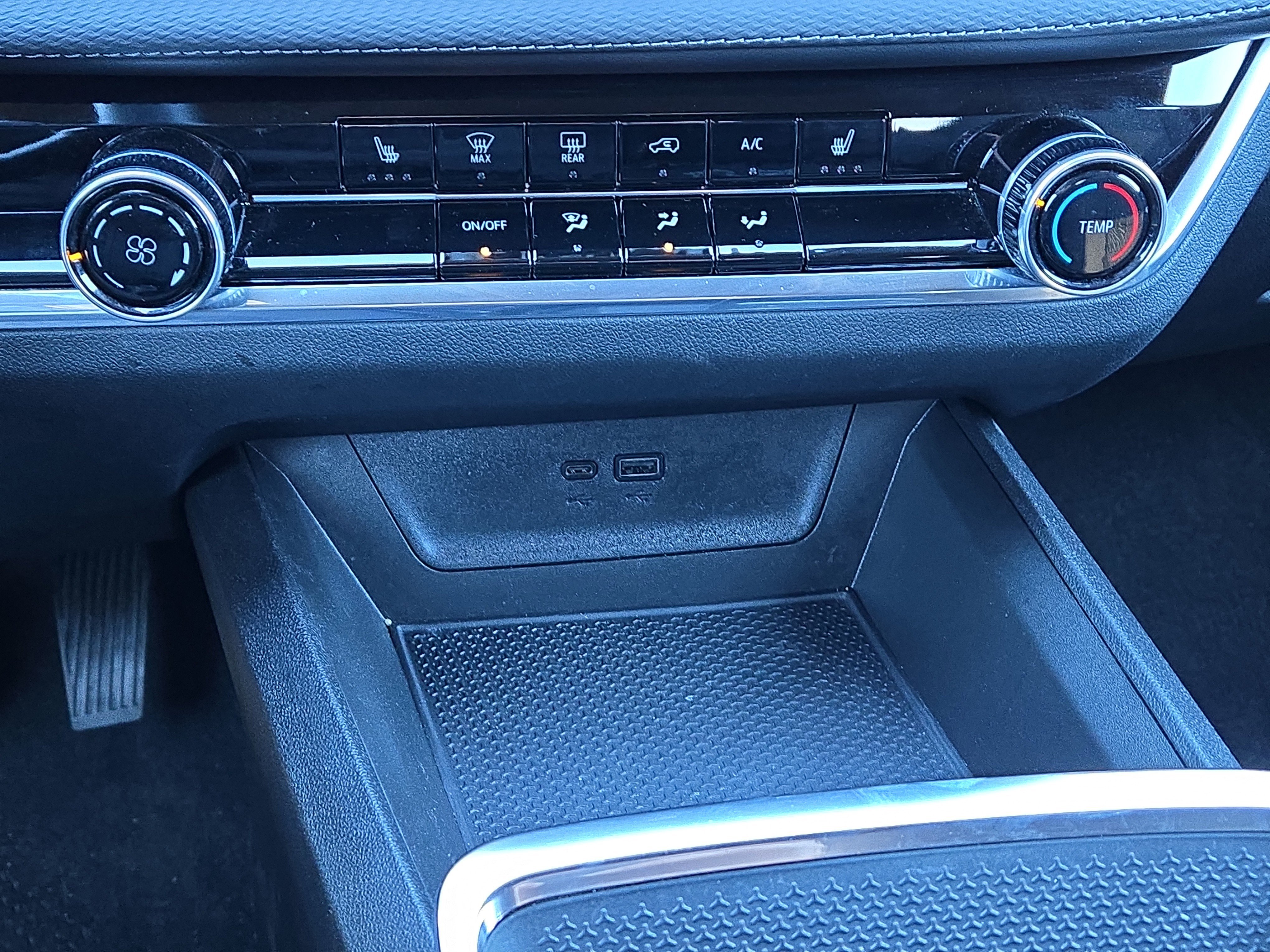 2025 Chevrolet Equinox LT - Photo 28