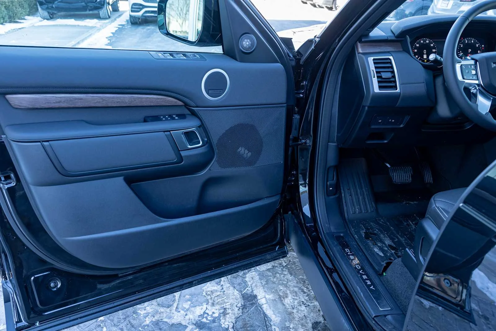 2026 Land Rover Discovery S - Photo 10