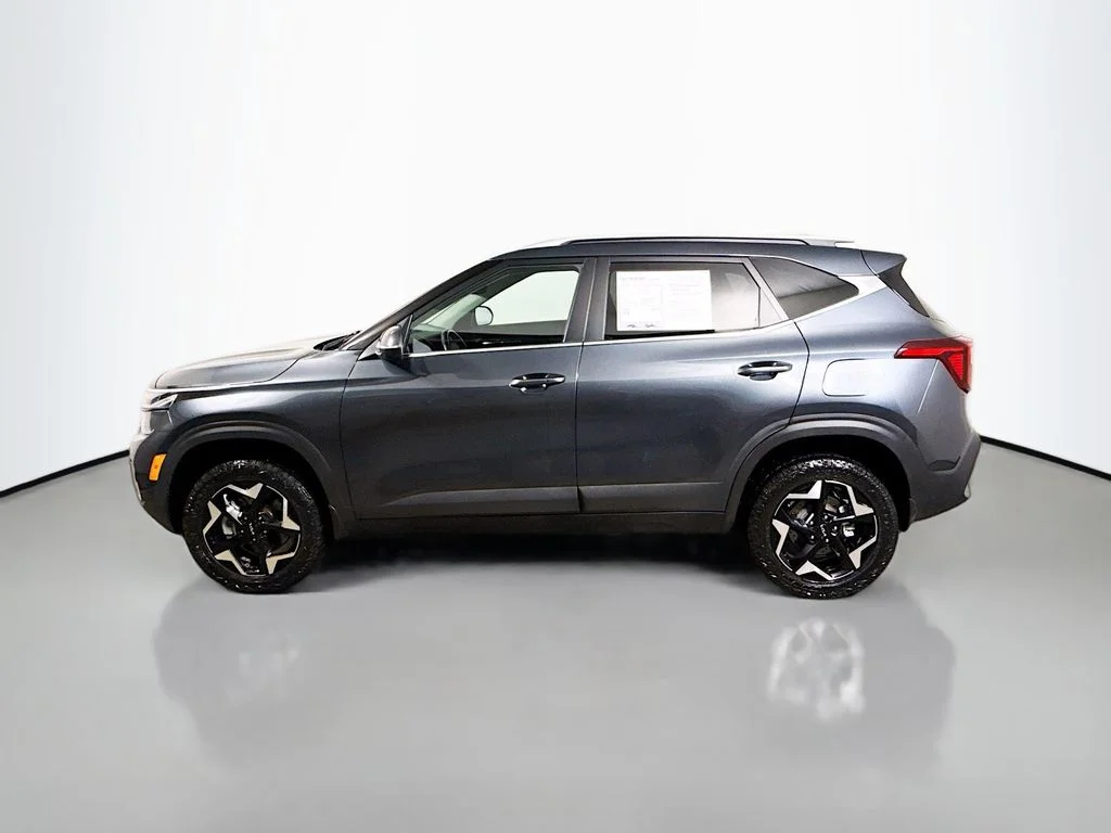 Used 2024 Gravity Gray Kia EX image 4