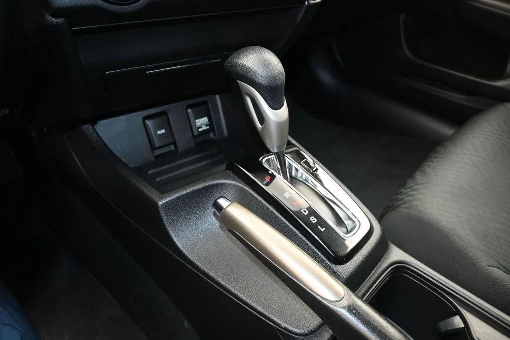 Used 2015 Silver Honda LX image 22