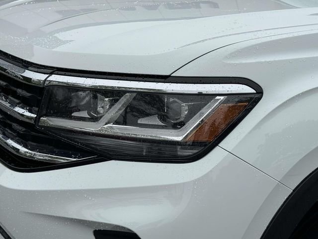 2022 Volkswagen Atlas SE w/Tech - Photo 6