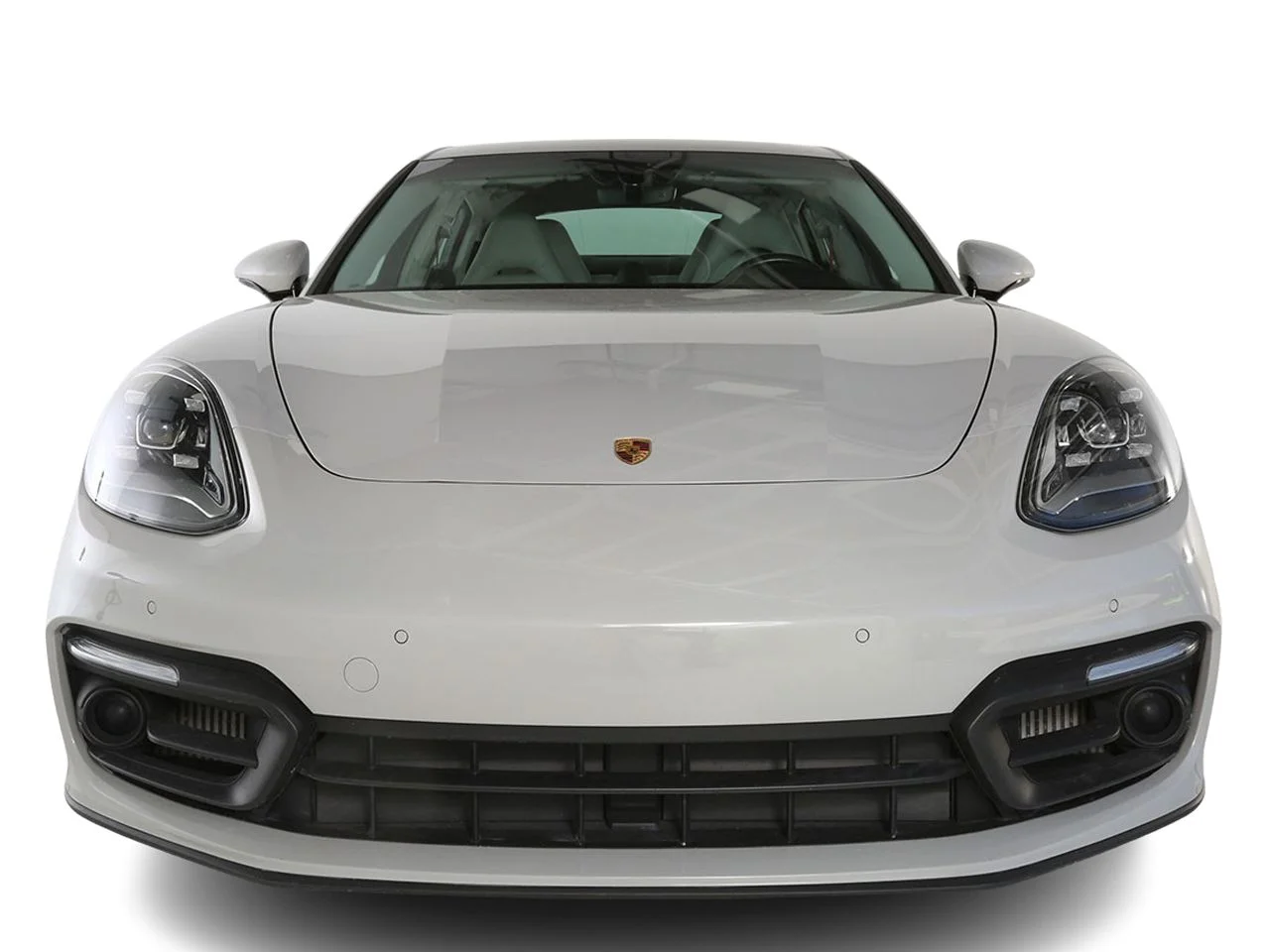 Used 2023  Porsche 4 Platinum Edition image 2