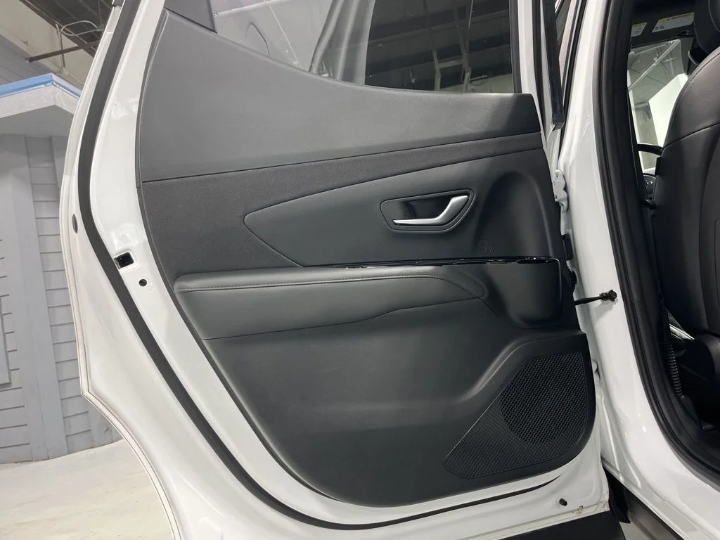 Used 2022 Ice White Hyundai Limited image 29