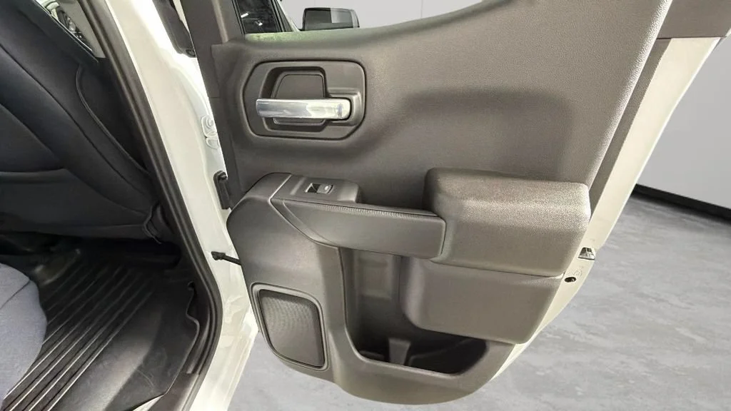 Used 2026 Summit White Chevrolet WT image 33