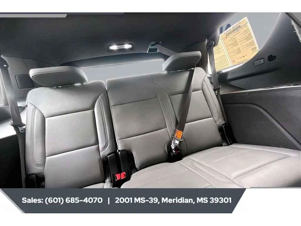 Used 2024 Summit White Chevrolet LT image 21