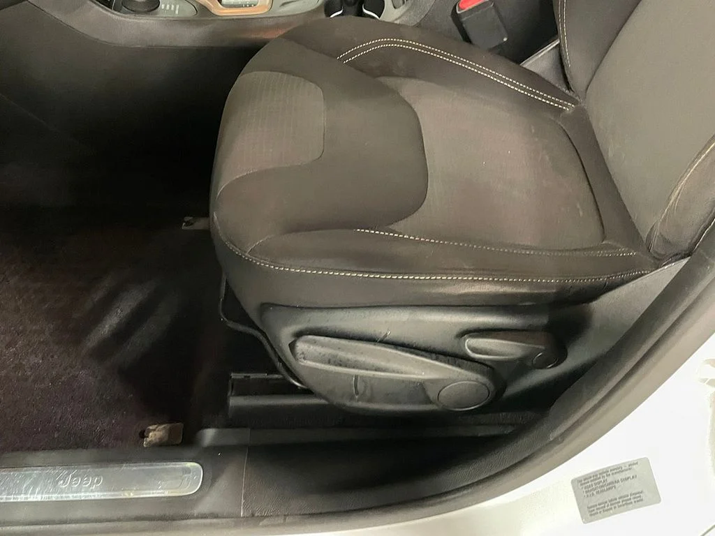 Used 2017 White Jeep Latitude image 21
