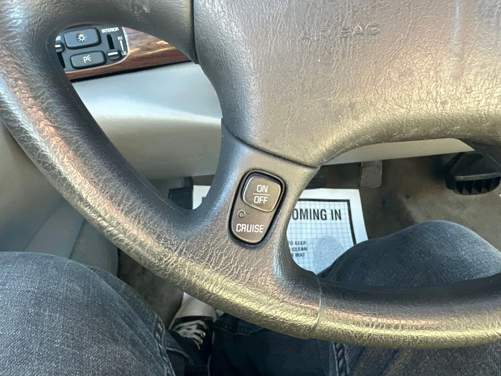 Used 2005 White Buick Custom image 43