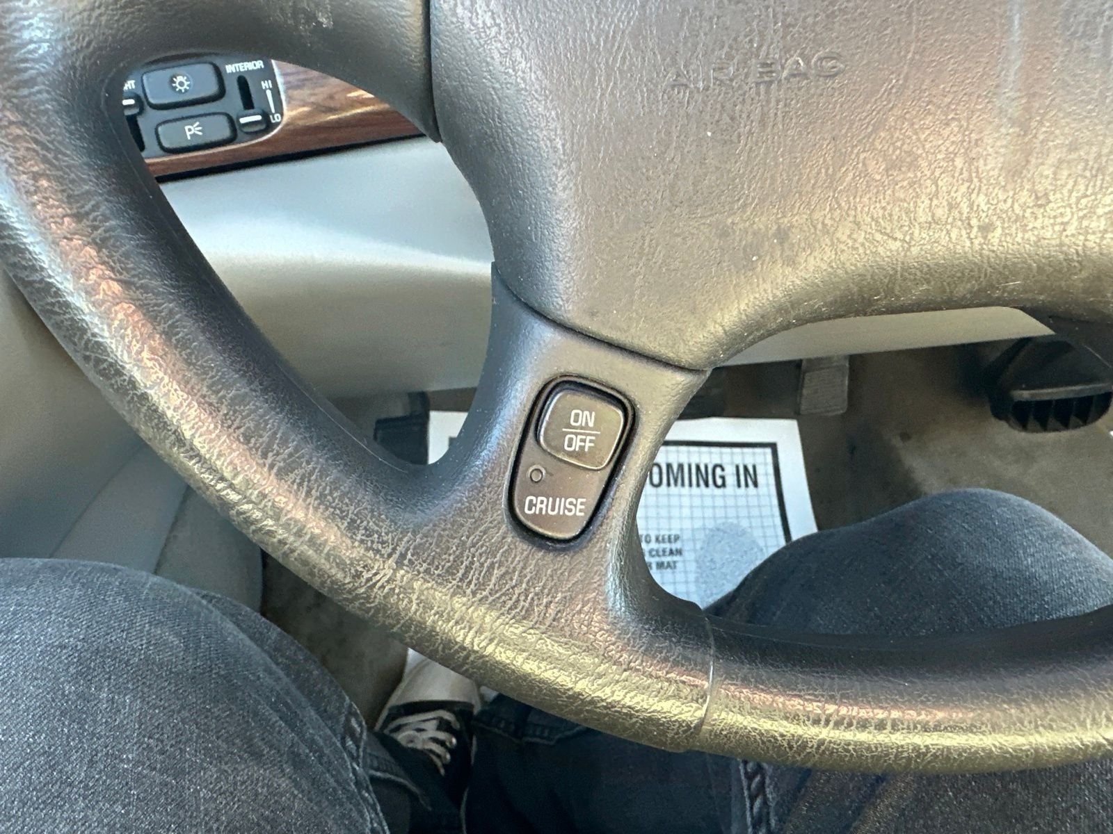 Used 2005 White Buick Custom image 43