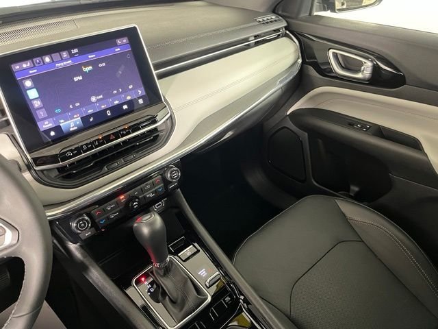 Used 2023 Gray Jeep Limited image 35