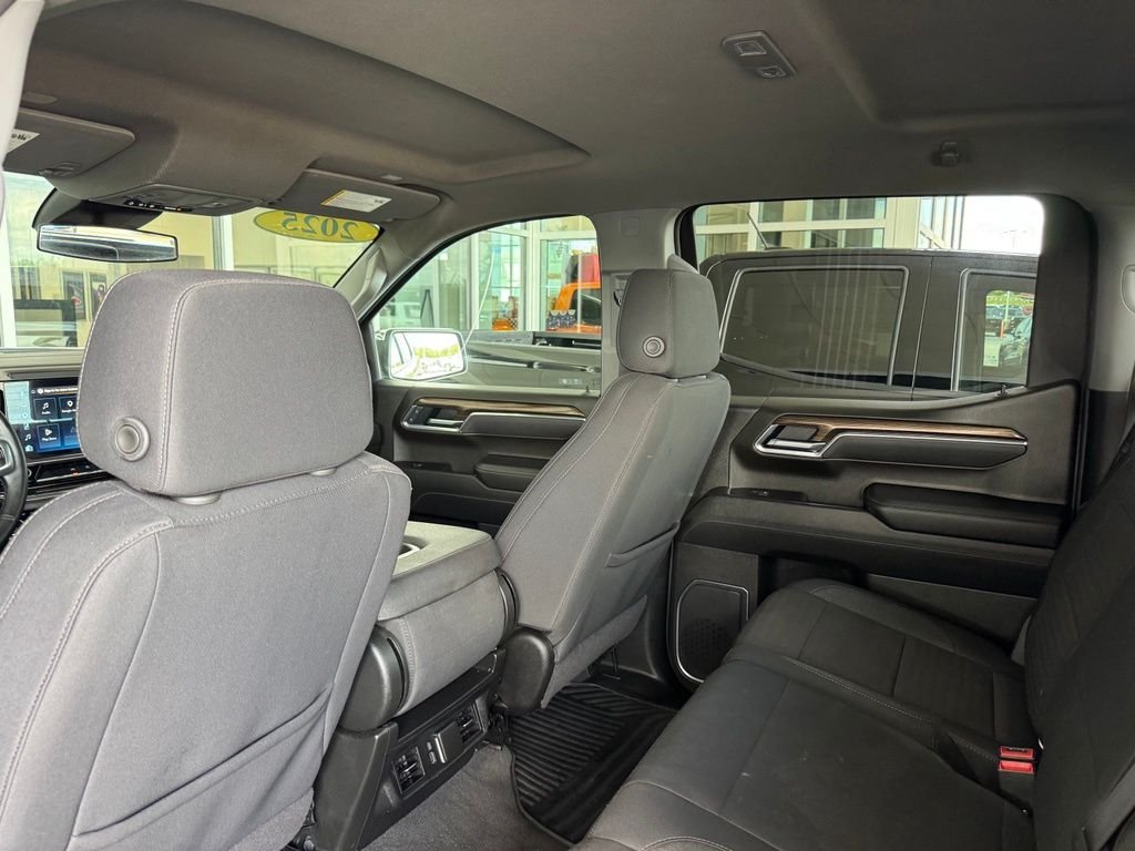 Used 2025 White Chevrolet LT image 22