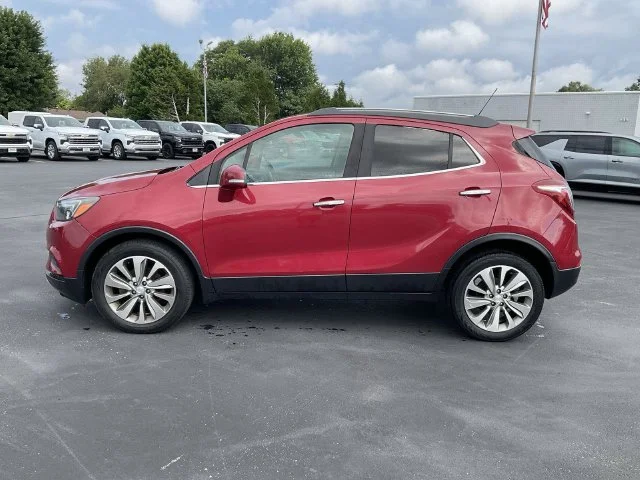 Used 2017 Red Buick Preferred image 4